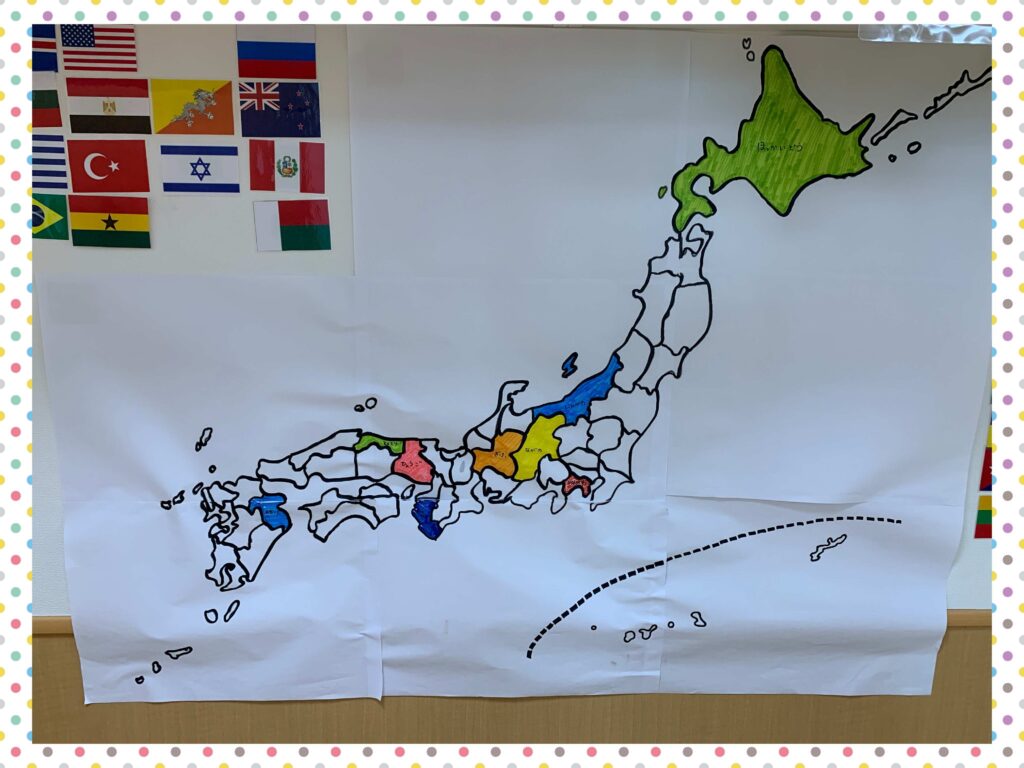 地域のメニューを食べて、日本地図に色付けしていきます